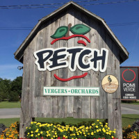 C.E.Petch | Vergers • Orchards logo