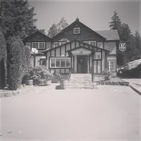 17 Mile House Pub logo